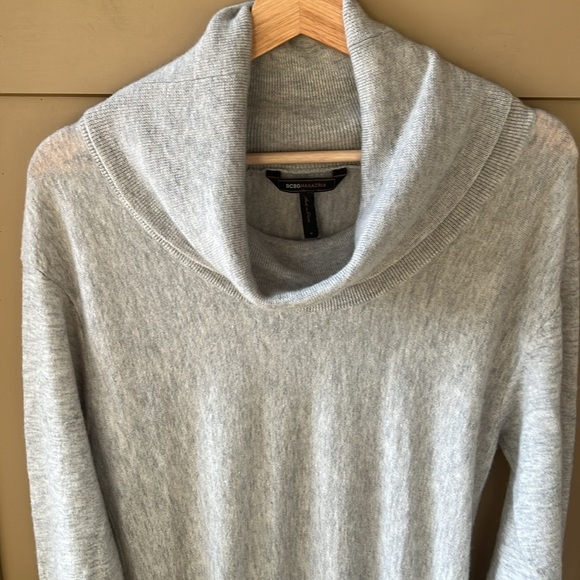BCBG Maxazaria 100% Cashmere Heather Gray Cowl Neck Sweater sz M - Picture 6 of 8